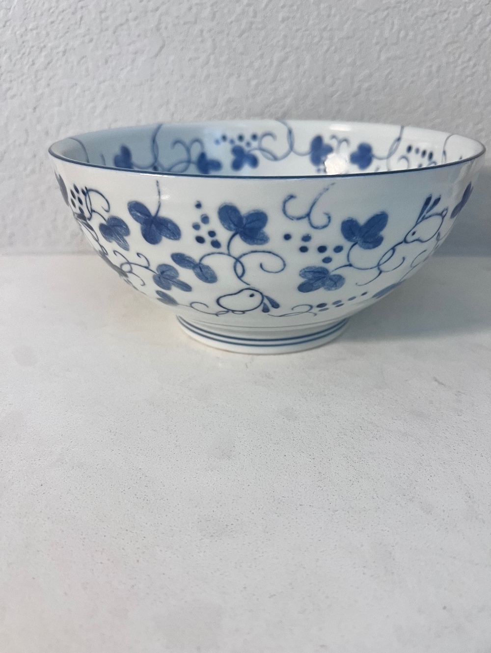 Ichikyu Mino Ware Japan Dyed Rabbit Porcelain Donburi Ramen Bowl Blue White 6.5”